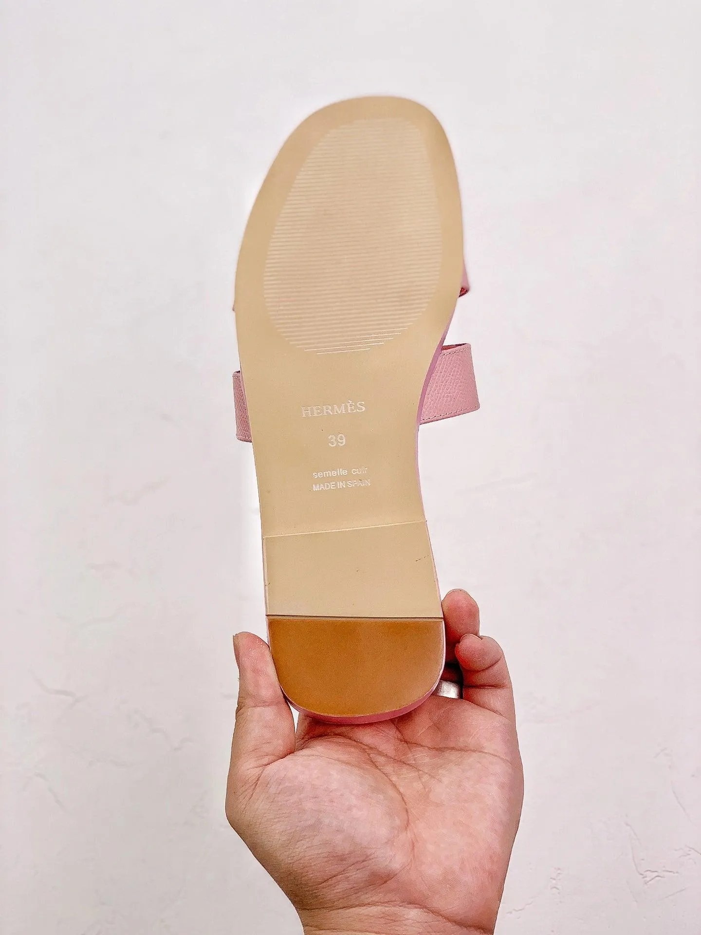 HERMES SLIPPERS *PINK*